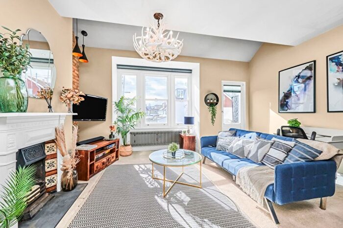 3 Bedroom Property To Rent In Amerland Road, East Putney, London, SW18