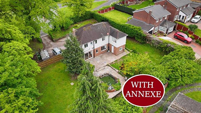 4 Bedroom Detached House For Sale In Kingsmills Road, Wrexham, LL13