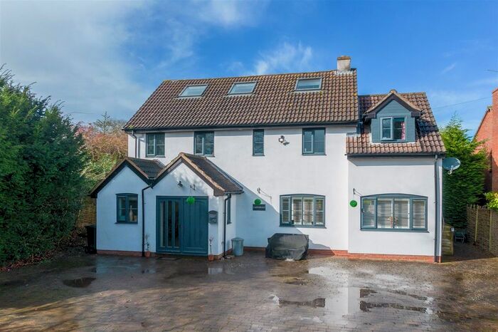4 Bedroom Detached House For Sale In Acton Green, Acton Beauchamp, Worcester, WR6