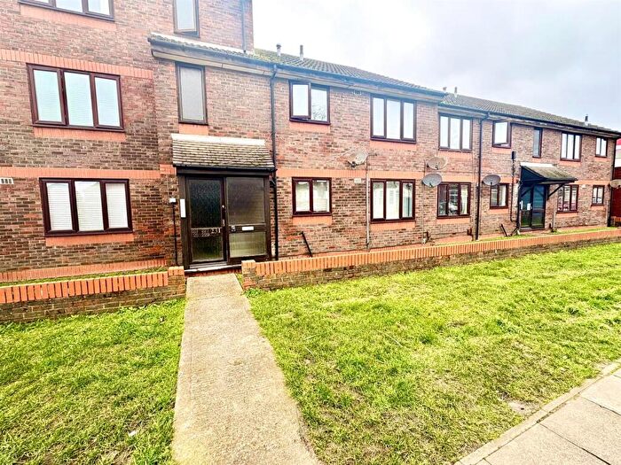 2 Bedroom Flat For Sale In Copnor Road, Portsmouth, PO3