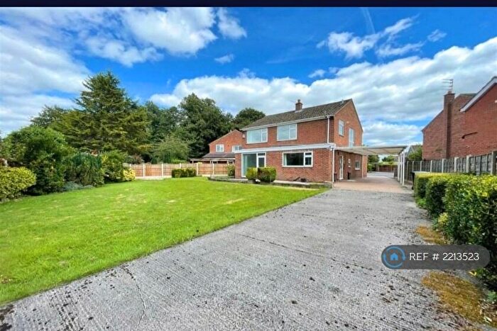 4 Bedroom Detached House To Rent In Hexham Close, Sale, M33