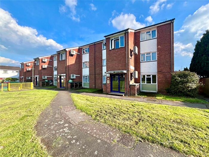 1 Bedroom Apartment To Rent In Parsons Green, Guildford, Surrey, GU1