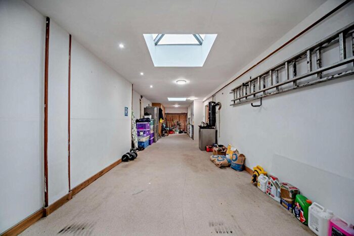 4 Bedroom Detached House For Sale In Southend Road, Bradfield Southend, Berkshire, RG7