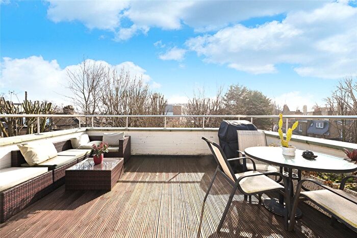2 Bedroom Flat For Sale In Westville Road, London, W12