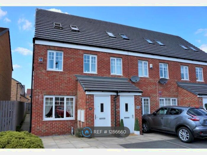 3 Bedroom Semi-Detached House To Rent In Surtees Haugh, Blaydon-On-Tyne NE21