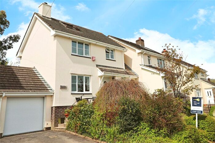 4 Bedroom Link Detached House For Sale In Littleham, Bideford, EX39