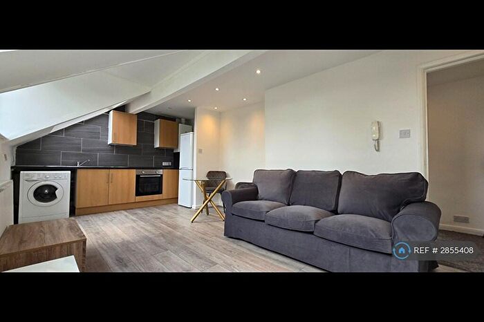 1 Bedroom Flat To Rent In Hanover Square, Leeds, LS3