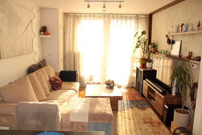 2 Bedroom Flat For Sale In The Hyde, London, NW9