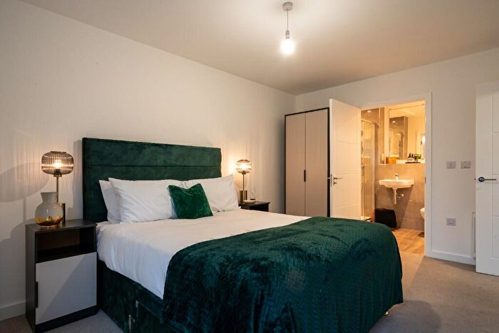 2 Bedroom Flat To Rent In Flat, Marina Place, Birmingham, B16