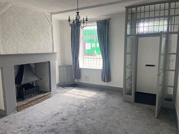 2 Bedroom Terraced House To Rent In Halifax Road Hurstead, OL12