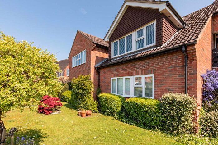 2 Bedroom Apartment For Sale In Sussex House, Victoria Road, Farnham Common, SL2