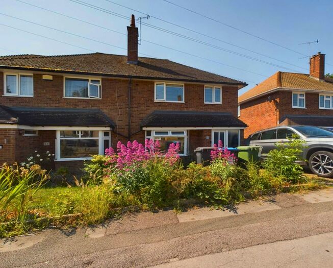 3 Bedroom Property To Rent In Lindlings, Chaulden, HP1