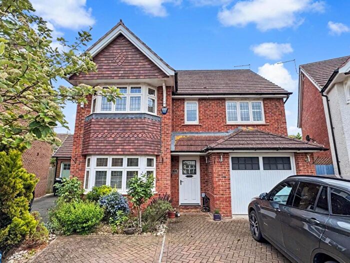 4 Bedroom Detached House To Rent In Barnard Close, Earls Barton, Northampton, NN6