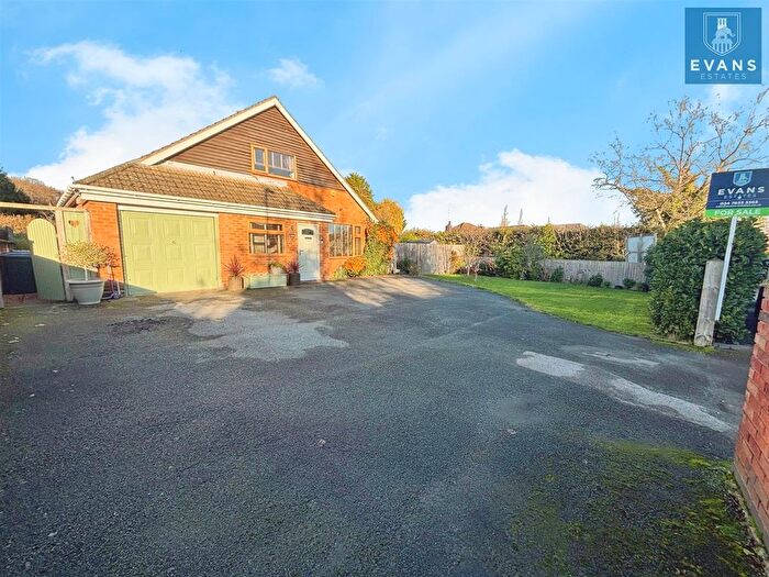 3 Bedroom Detached House For Sale In Hawkes Mill Lane, Allesley, Coventry, CV5