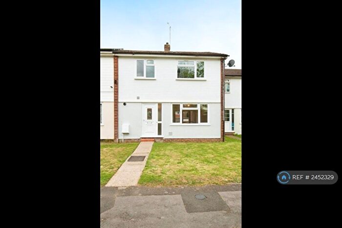 3 Bedroom End Of Terrace House To Rent In Spring Close, Maidenhead, SL6