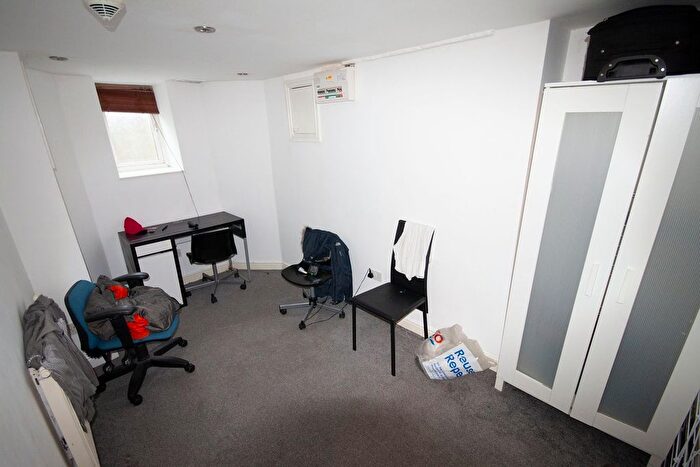 5 Bedroom Terraced House To Rent In Hartley Crescent, Woodhouse, Leeds, LS6