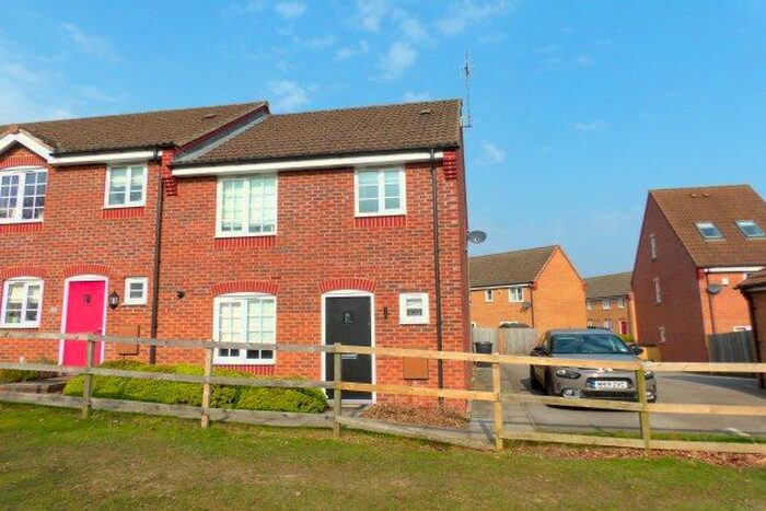 3 Bedroom Property To Rent In Swallow Crescent, Nottingham, NG15