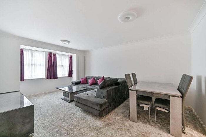 1 Bedroom Flat For Sale In Bristow Road, Hounslow, TW3