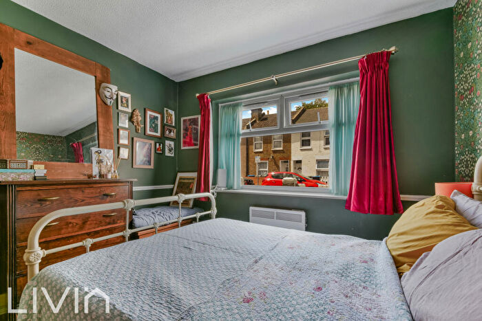 1 Bedroom Flat For Sale In Zion Road, Thornton Heath, Surrey, CR7