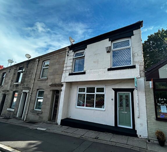 3 Bedroom End Terrace House For Sale In Cemetery Road, Darwen, BB3