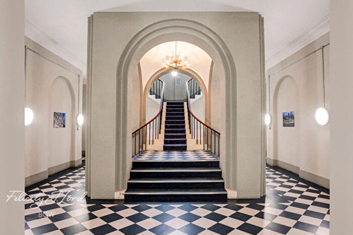 1 Bedroom Apartment For Sale In St Clements Avenue, London, E3