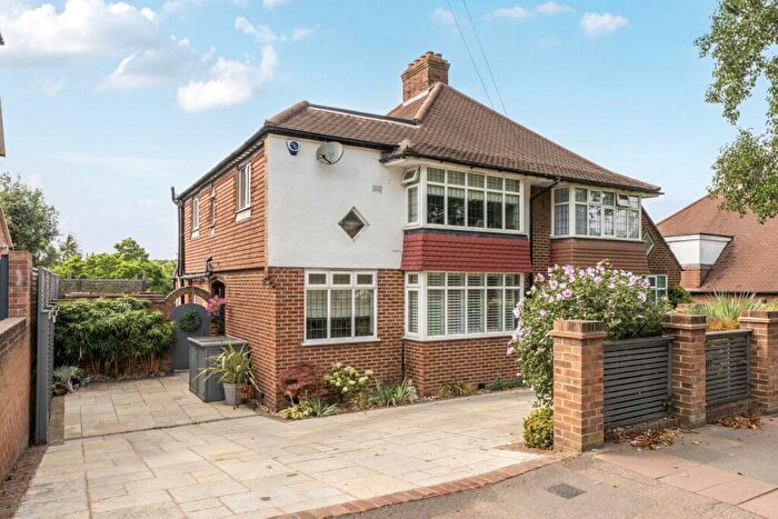 4 Bedroom Semi-Detached House For Sale In Hayes Lane, Hayes, BR2