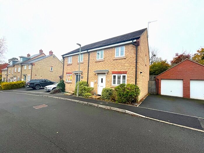 3 Bedroom Semi-Detached House To Rent In Gilligans Way, Faringdon, Oxfordshire, SN7