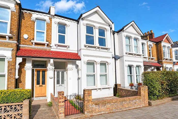 3 Bedroom Property For Sale In Ivydale Road, Peckham, London, SE15