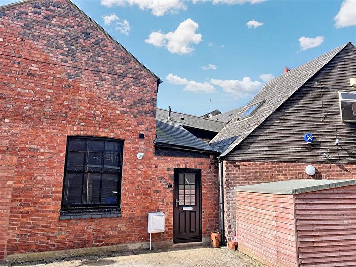 1 Bedroom Flat To Rent In Anchor Court, Newport Pagnell, MK16