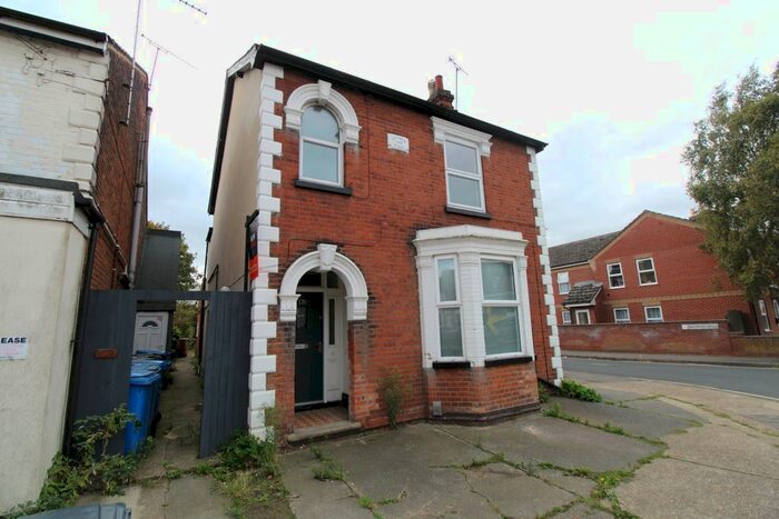 3 Bedroom Flat To Rent In Felixstowe Road, Ipswich, IP3