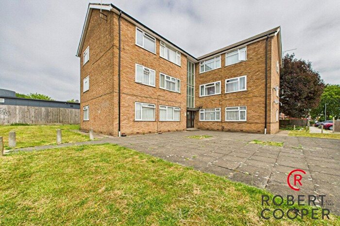 2 Bedroom Apartment For Sale In Victoria Road, Ruislip, HA4