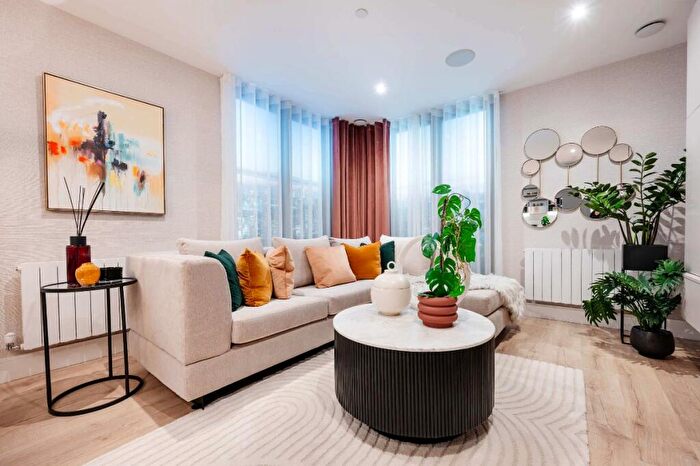 2 Bedroom Apartment For Sale In The Redwood, TwelveTrees Park, E15