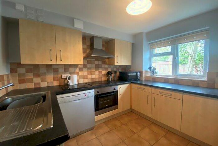 2 Bedroom Flat To Rent In Sherlock Court, Cambridge, CB3