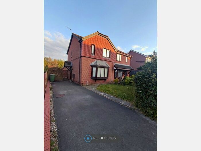 3 Bedroom Semi-Detached House To Rent In The Shires, St. Helens, WA10
