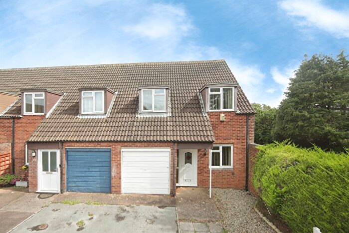3 Bedroom End Of Terrace House For Sale In Holly Close, Taunton, TA1