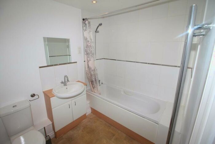 2 Bedroom Apartment To Rent In Cottage Close, Harrow, HA2