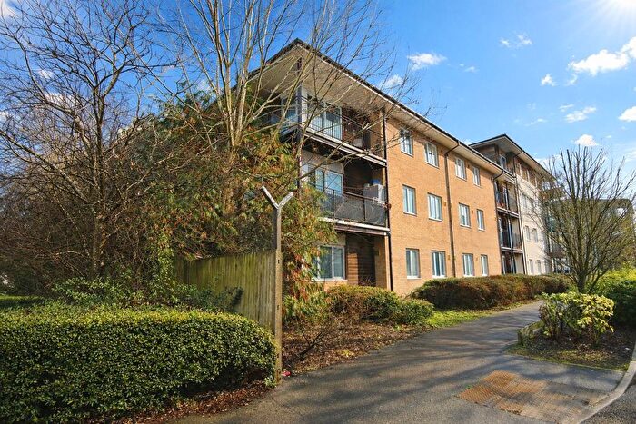 2 Bedroom Flat For Sale In Alliance Close, Hounslow, TW4
