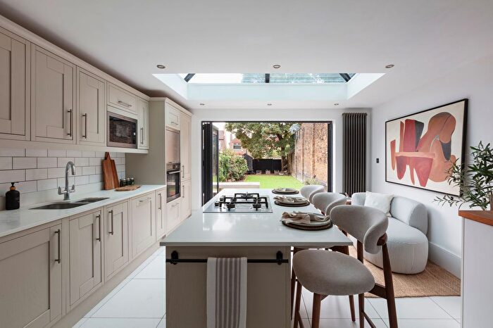 4 Bedroom End Terrace House For Sale In Farmer Road, Leyton, London, E10