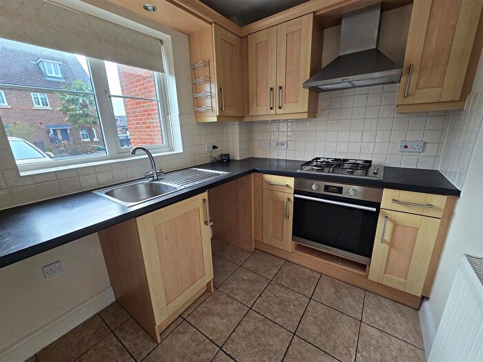 1 Bedroom End Of Terrace House To Rent In Queen Eleanor Road, Gillingham, SP8