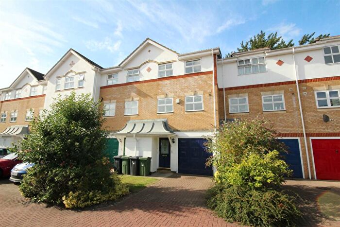 3 Bedroom House To Rent In Stocton Close, Guildford, GU1