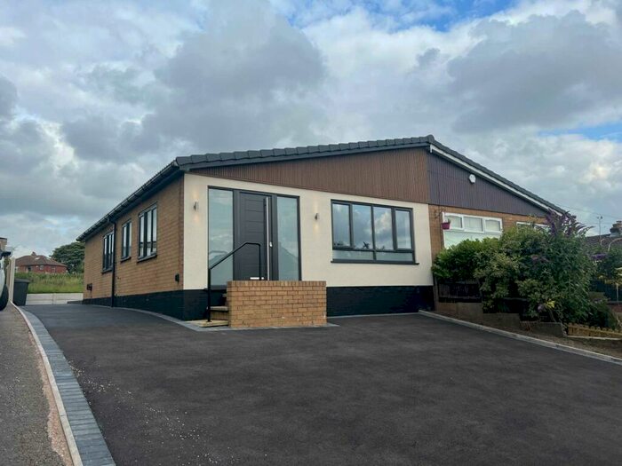 3 Bedroom Semi-Detached Bungalow To Rent In Denbigh Drive, Shaw, OL2