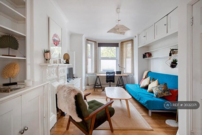 1 Bedroom Flat To Rent In Norwood Road, London, SE24