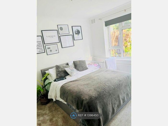 2 Bedroom Maisonette To Rent In Aboyne Drive, London, SW20