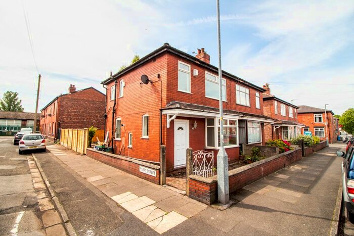 3 Bedroom Semi-Detached House To Rent In Duke Street, Denton, M34