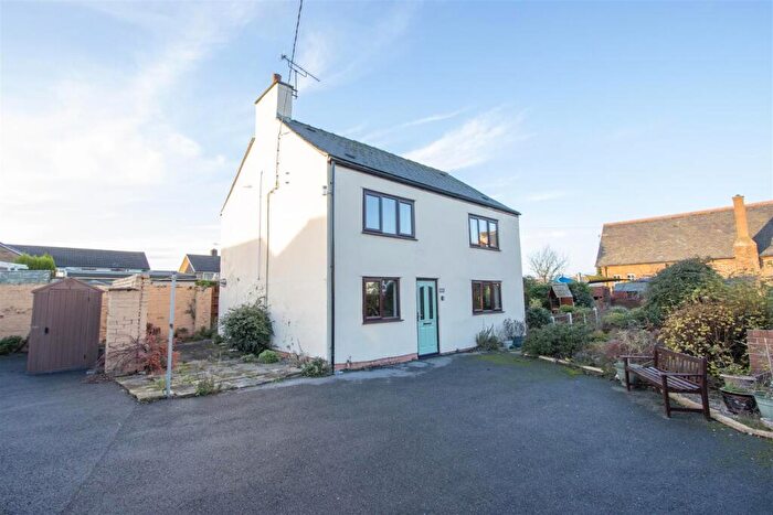 3 Bedroom Detached House For Sale In Manor Road, Brimington, Chesterfield, S43