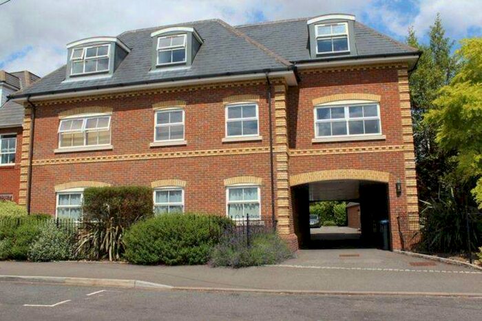 1 Bedroom Apartment To Rent In Victoria Street, Englefield Green, Egham, Surrey, TW20