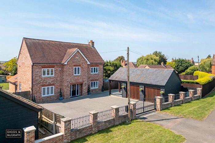 5 Bedroom Detached House For Sale In Ermine Street, Great Stukeley, Huntingdon, Cambridgeshire, PE28