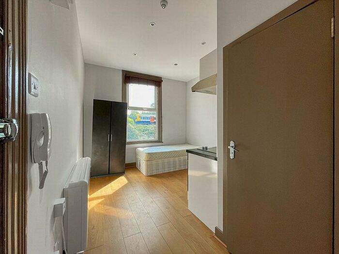 Studio To Rent In Iverson Road, West Hampstead, NW6