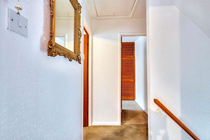 3 Bedroom Terraced House For Sale In Longden Close, Bramcote, Nottingham, NG9