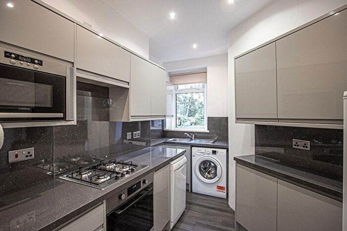 2 Bedroom Flat To Rent In Morley Street, Battlefield, G42